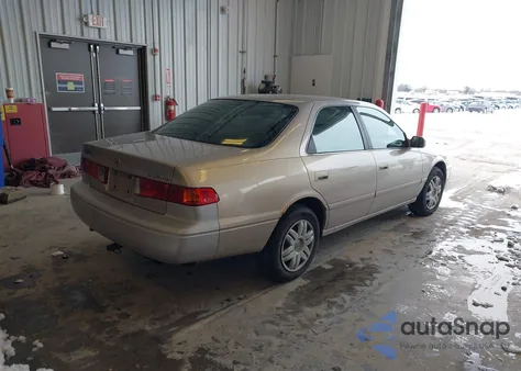 2000 Toyota Camry Le z USA, uszkodzony, nr VIN 4T1BG22KXYU975541